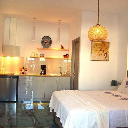 Golden Mile Studio-Apartment Ypsos Extérieur photo